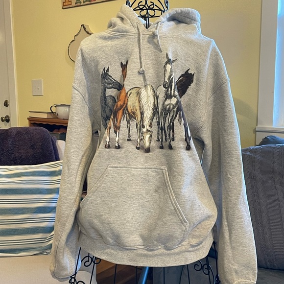 Tops - 🎈3/$25 Sweatshirt with horses size small